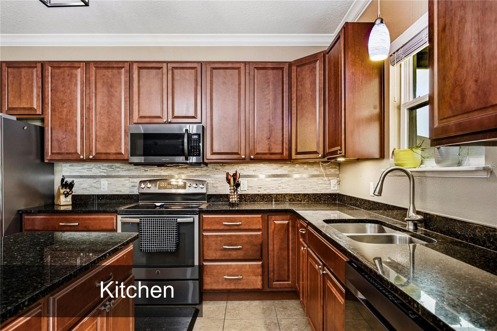 Kitchen - 24533 SW 11TH RD, NEWBERRY