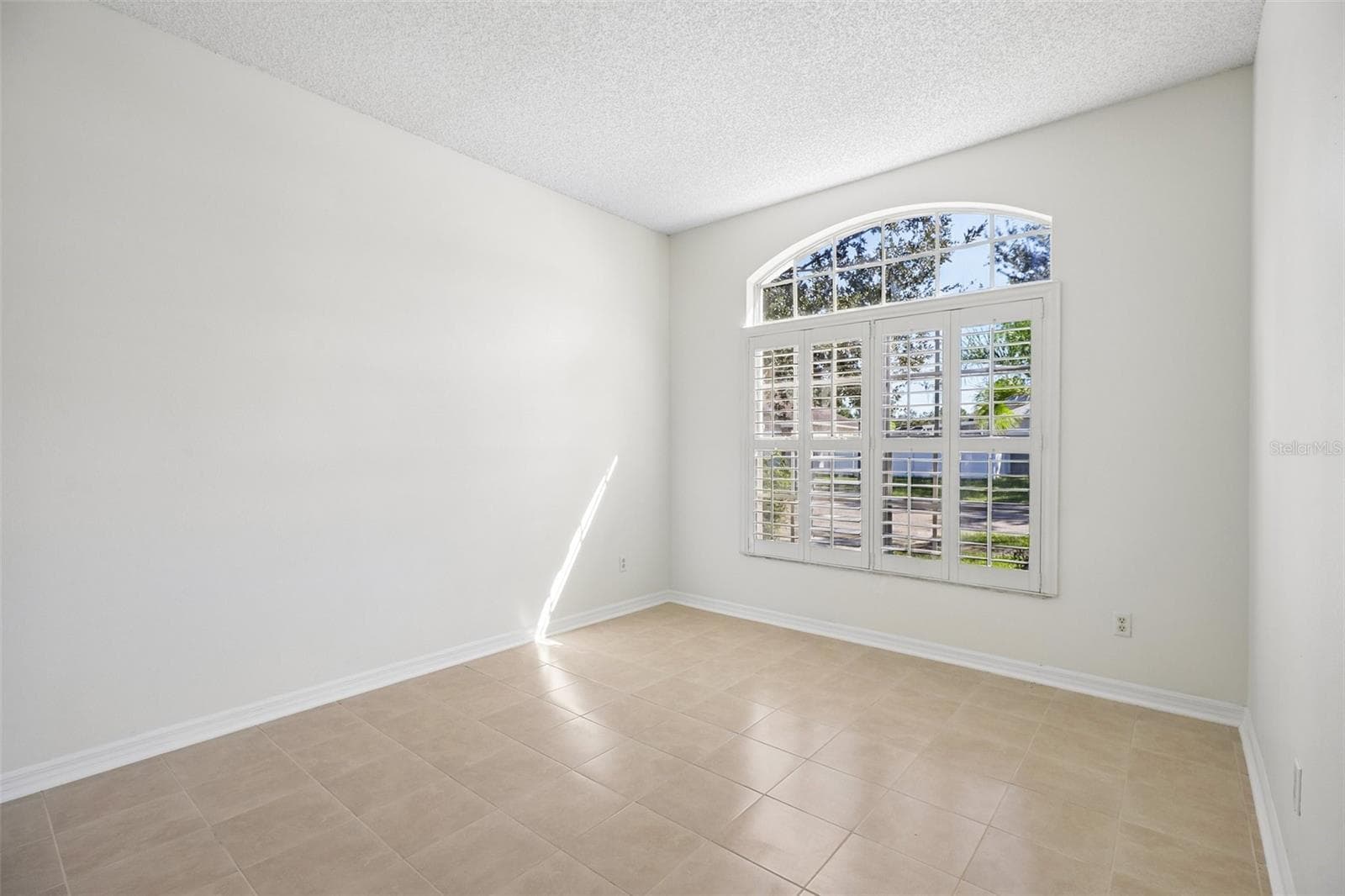 The Living Room - 1806 ANNA CATHERINE DR, ORLANDO