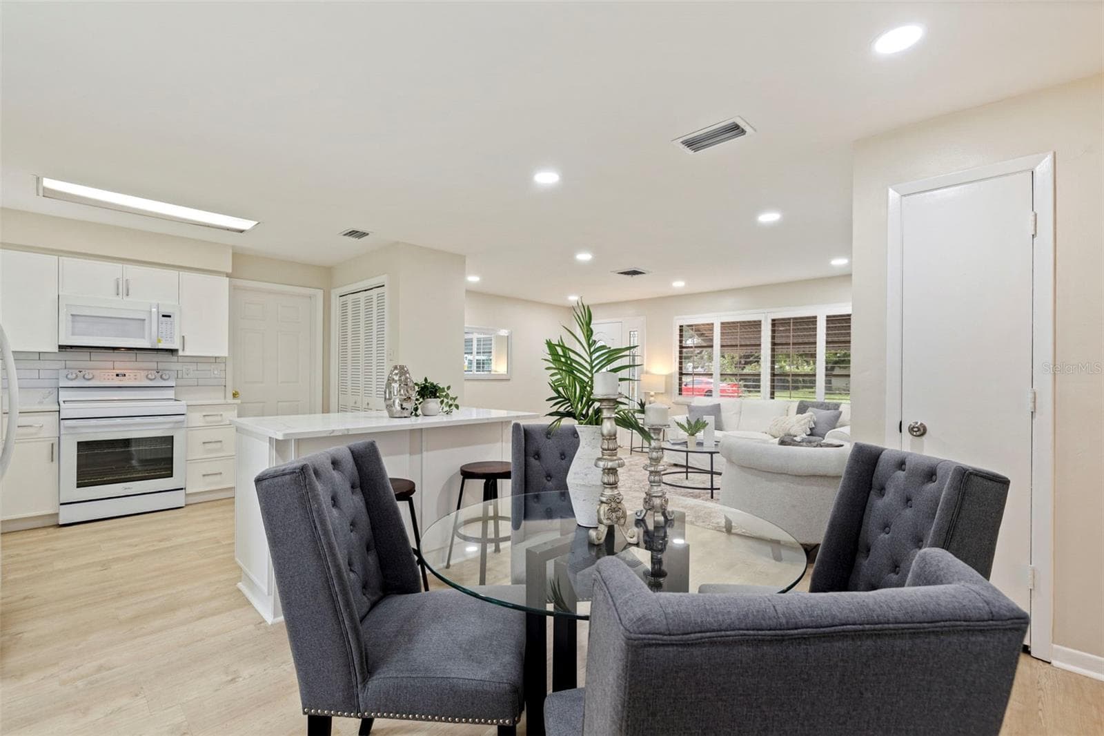 Single Family Residence at 110 N NIMBUS AVE, CLEARWATER, photo 10 of 35
