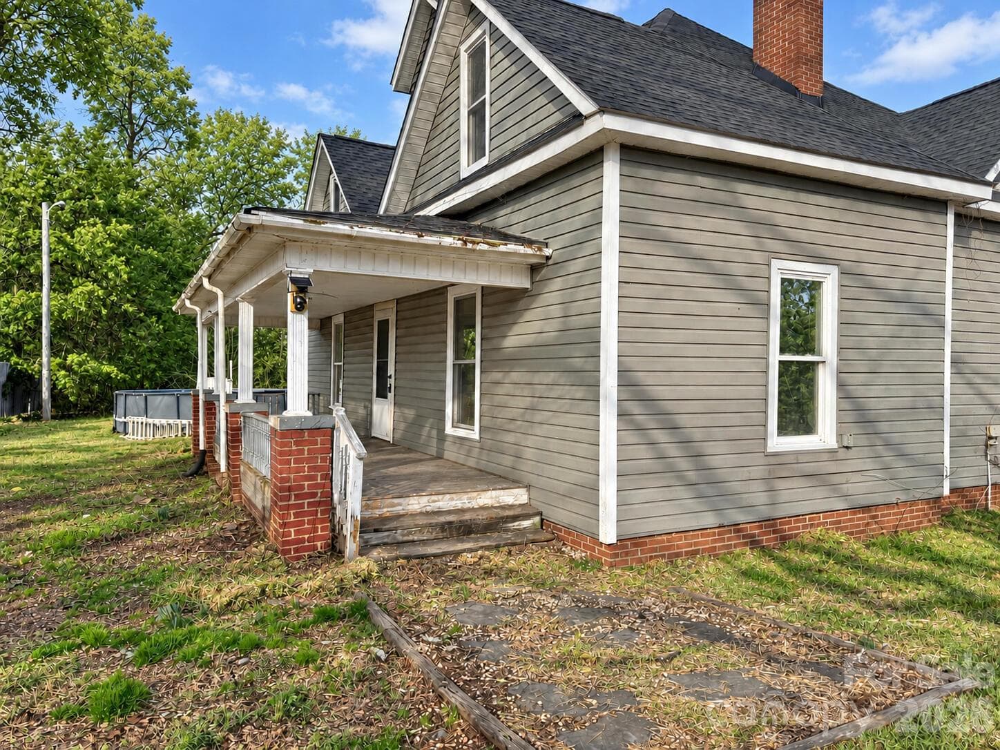 Single Family Residence at 139 Colfax Road, Statesville, photo 4 of 5