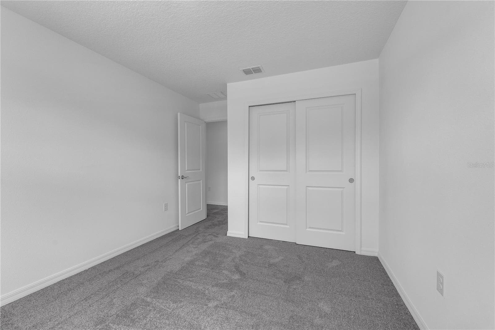 Single Family Residence at 1830 HORSETAIL DR, ST CLOUD, photo 22 of 41