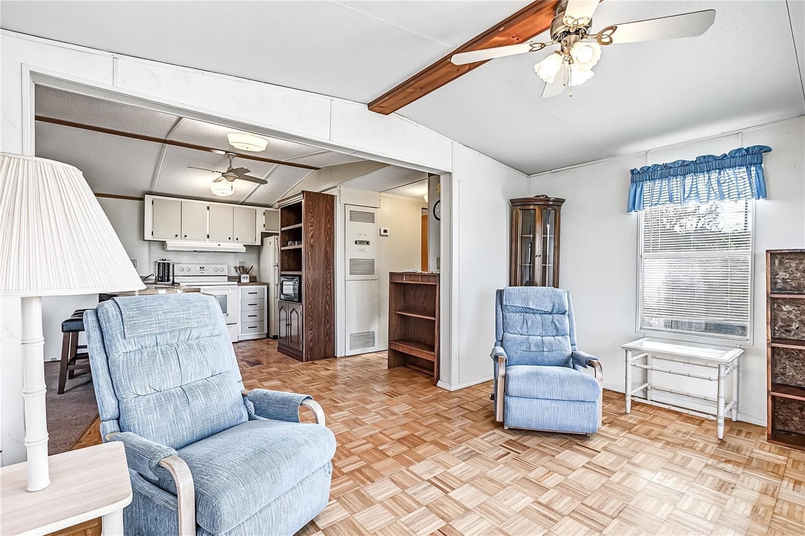 Manufactured Home at 36513 LAKEWOOD DR, ZEPHYRHILLS, photo 8 of 44