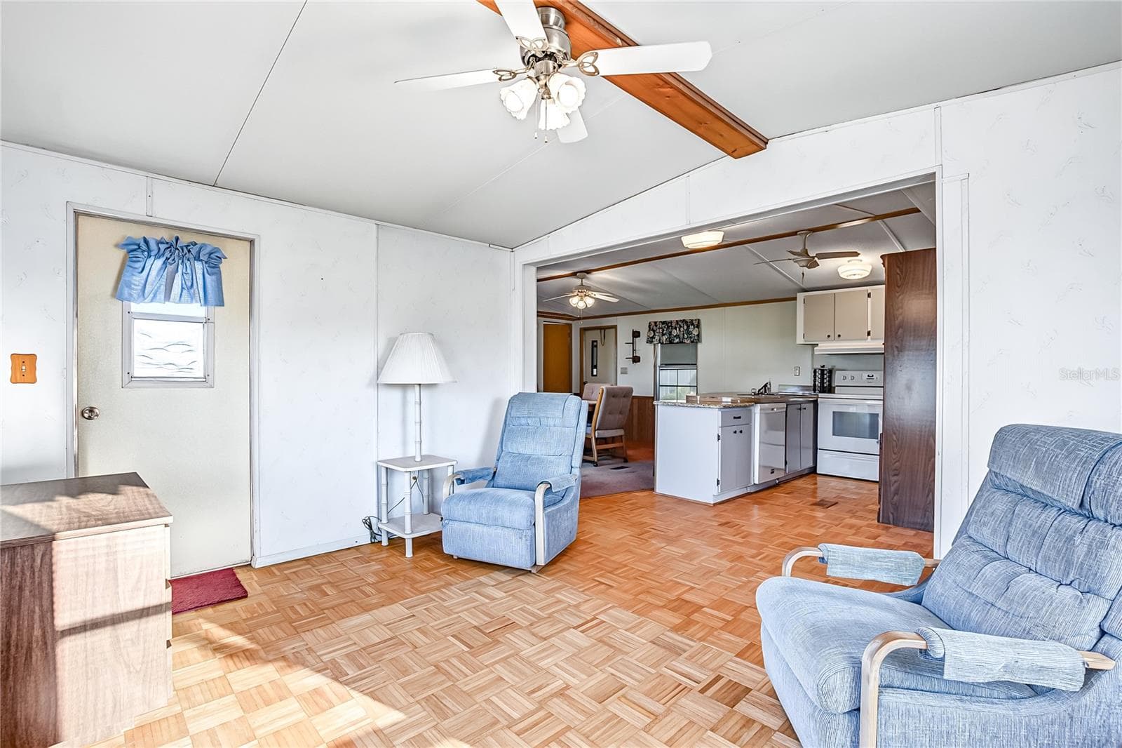 Manufactured Home at 36513 LAKEWOOD DR, ZEPHYRHILLS, photo 15 of 44