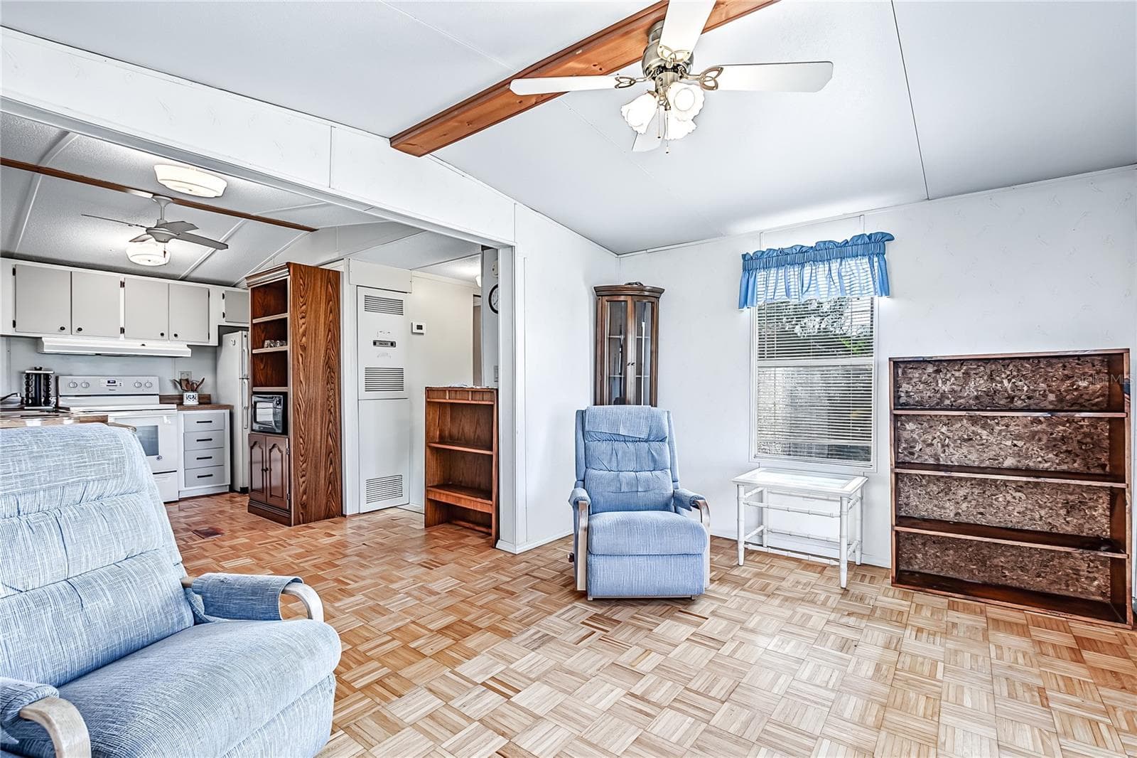 Manufactured Home at 36513 LAKEWOOD DR, ZEPHYRHILLS, photo 16 of 44