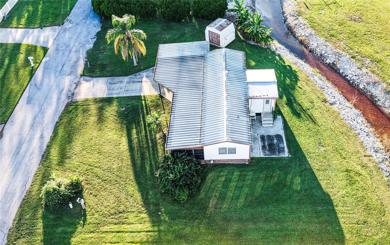 Manufactured Home at 36513 LAKEWOOD DR, ZEPHYRHILLS, photo 33 of 44