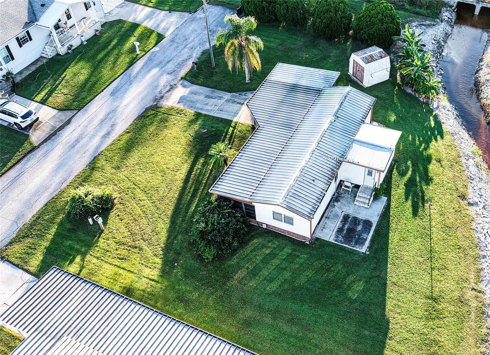 Manufactured Home at 36513 LAKEWOOD DR, ZEPHYRHILLS, photo 34 of 44