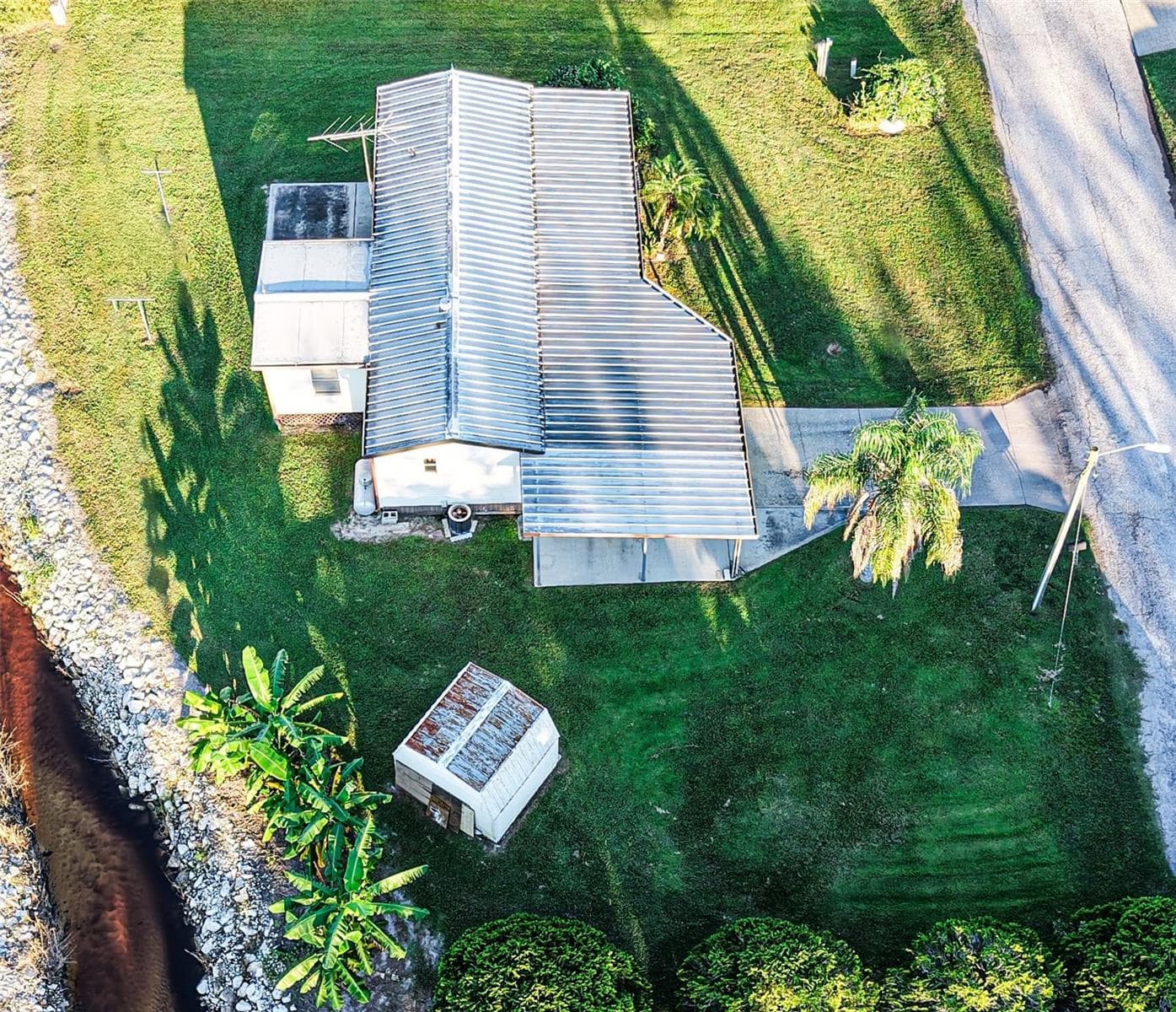 Manufactured Home at 36513 LAKEWOOD DR, ZEPHYRHILLS, photo 37 of 44