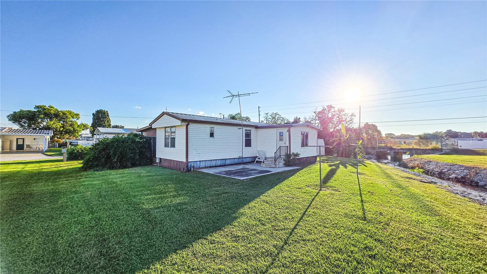 Manufactured Home at 36513 LAKEWOOD DR, ZEPHYRHILLS, photo 39 of 44