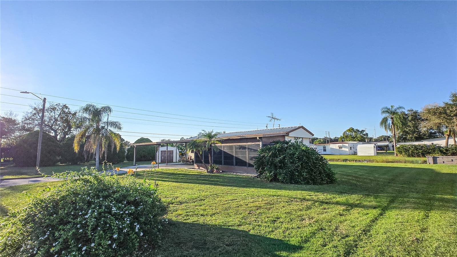 Manufactured Home at 36513 LAKEWOOD DR, ZEPHYRHILLS, photo 40 of 44