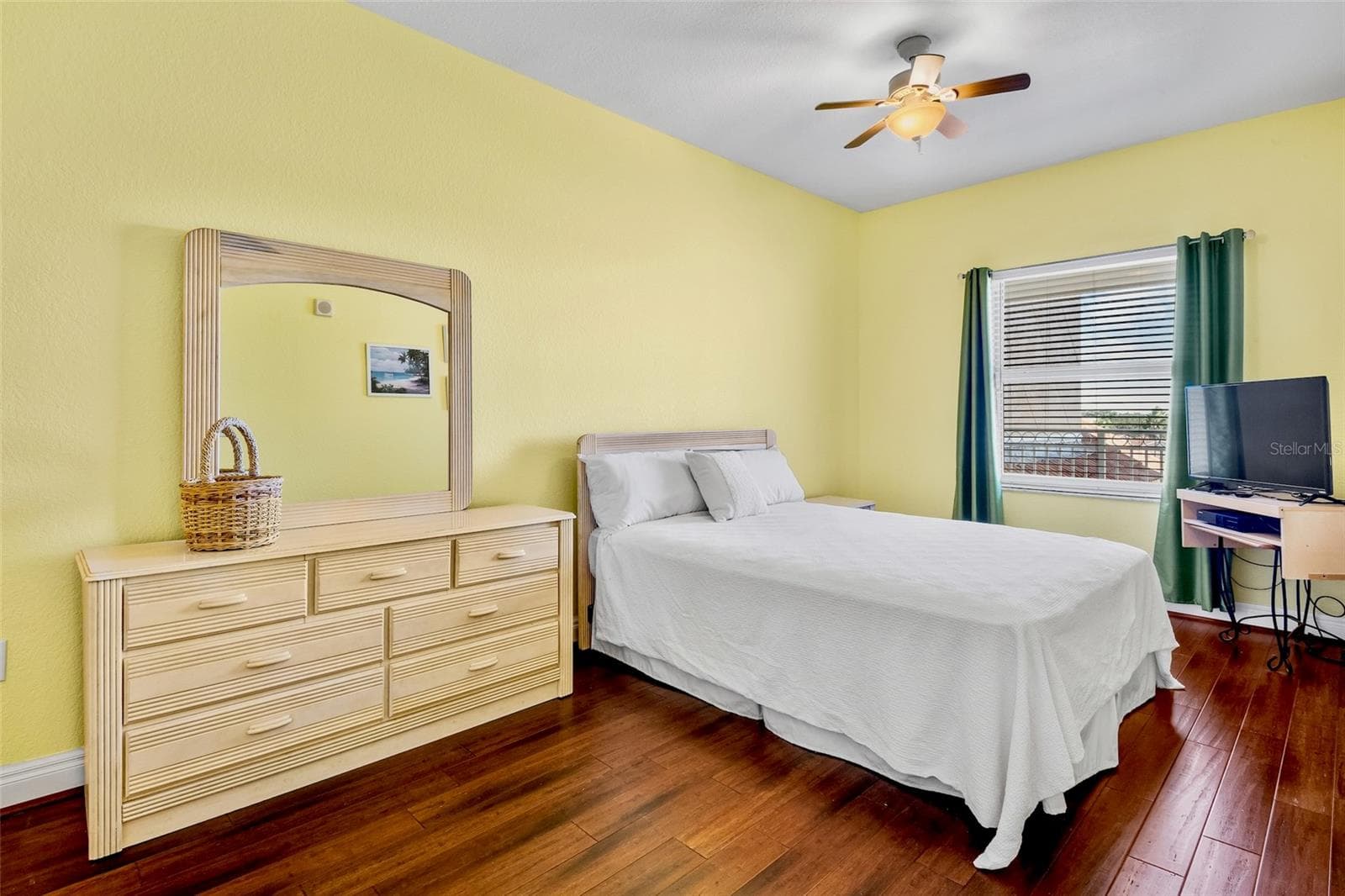 Spacious guest room. - 2825 TERRA CEIA BAY BLVD #1402, PALMETTO