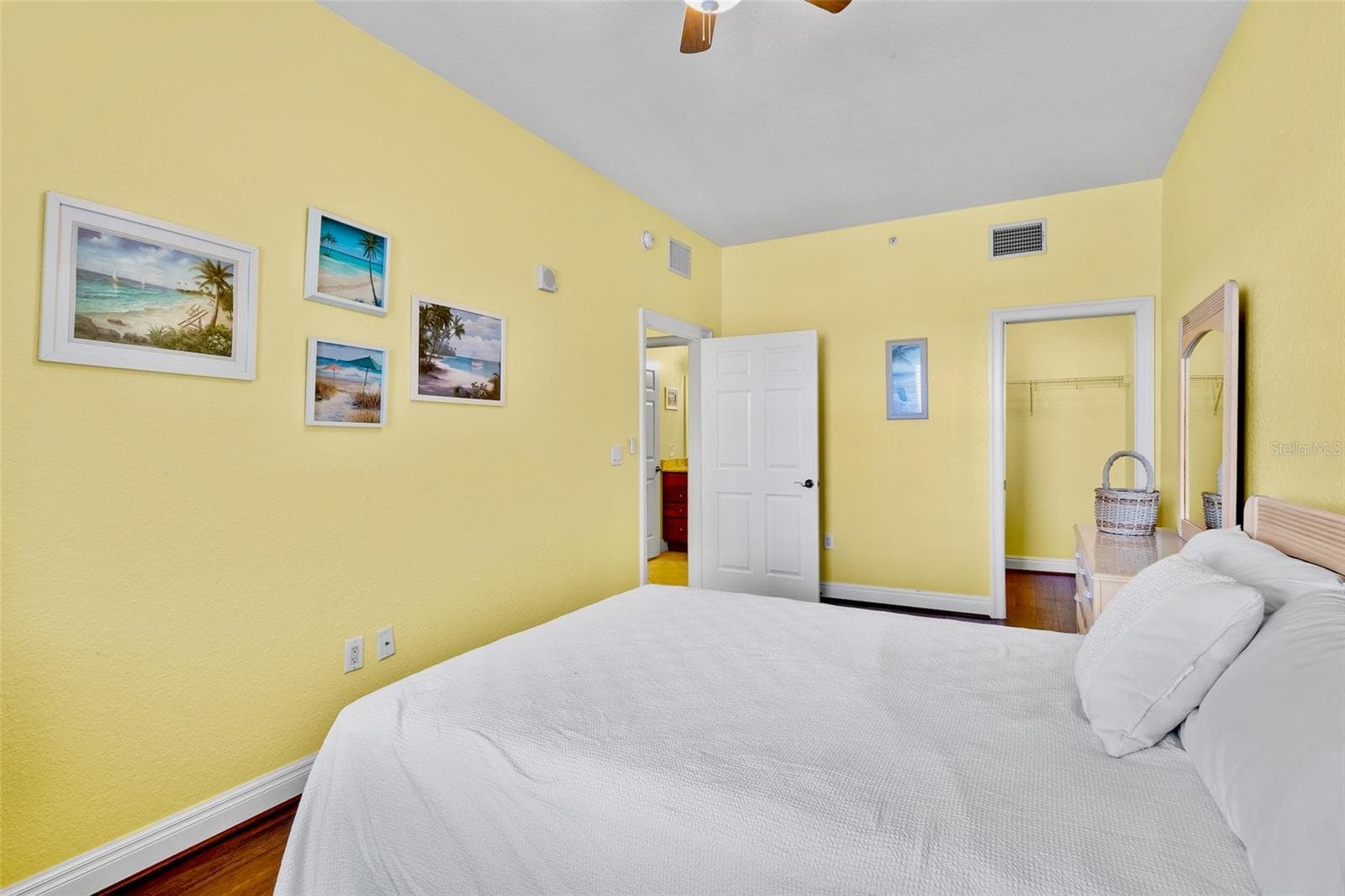 This guest room has a walk-in closet. - 2825 TERRA CEIA BAY BLVD #1402, PALMETTO