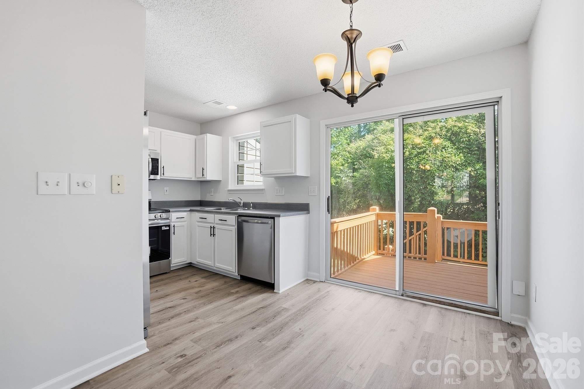 Dining Area - 10584 English Setter Way, Charlotte