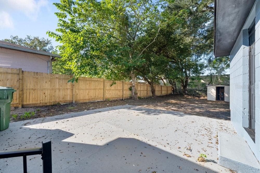 Has large private backyard with patio! - 1518 CREST AVE, LEESBURG