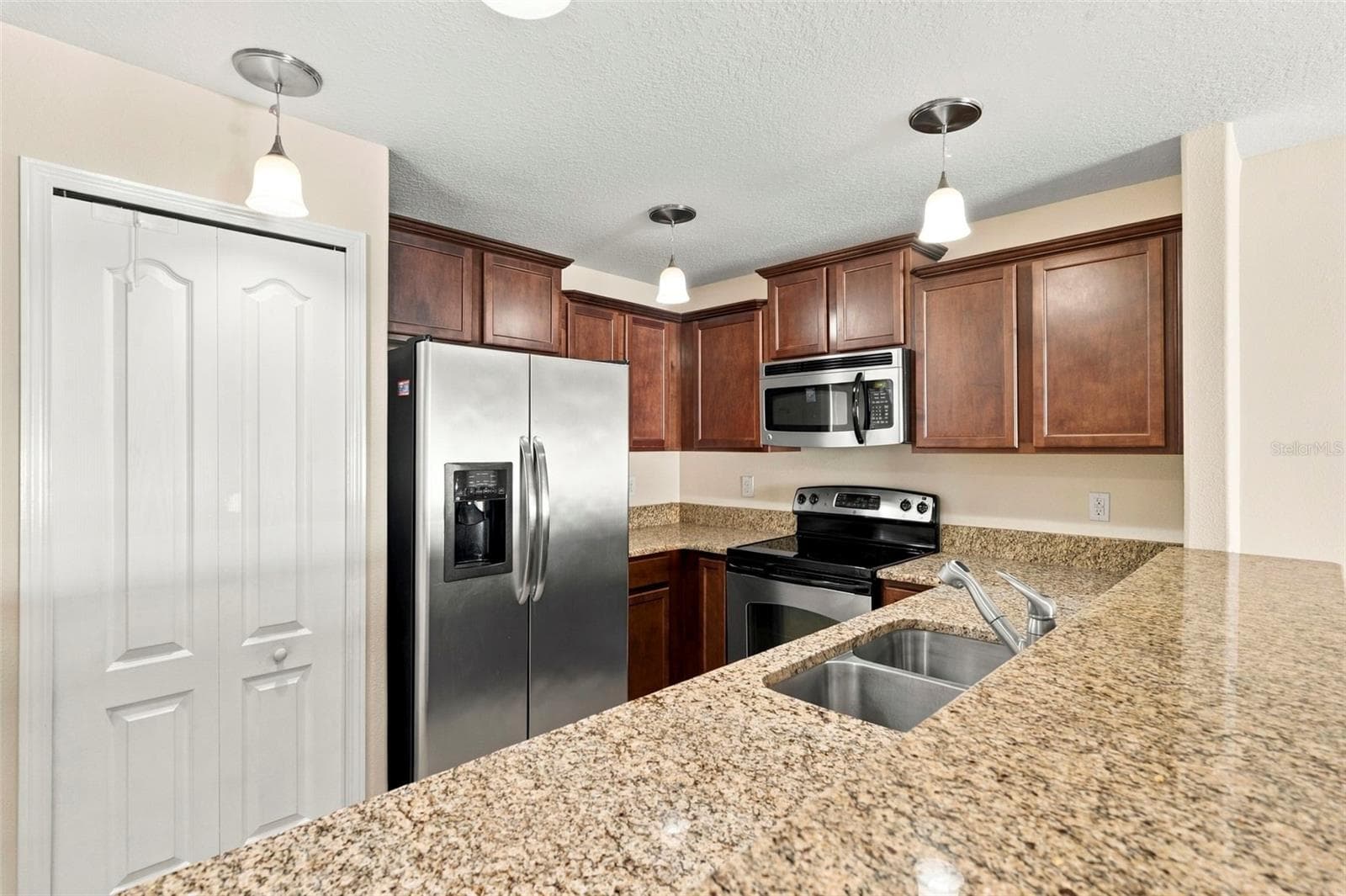 Townhouse at 9726 TRUMPET VINE LOOP, TRINITY, photo 24 of 48