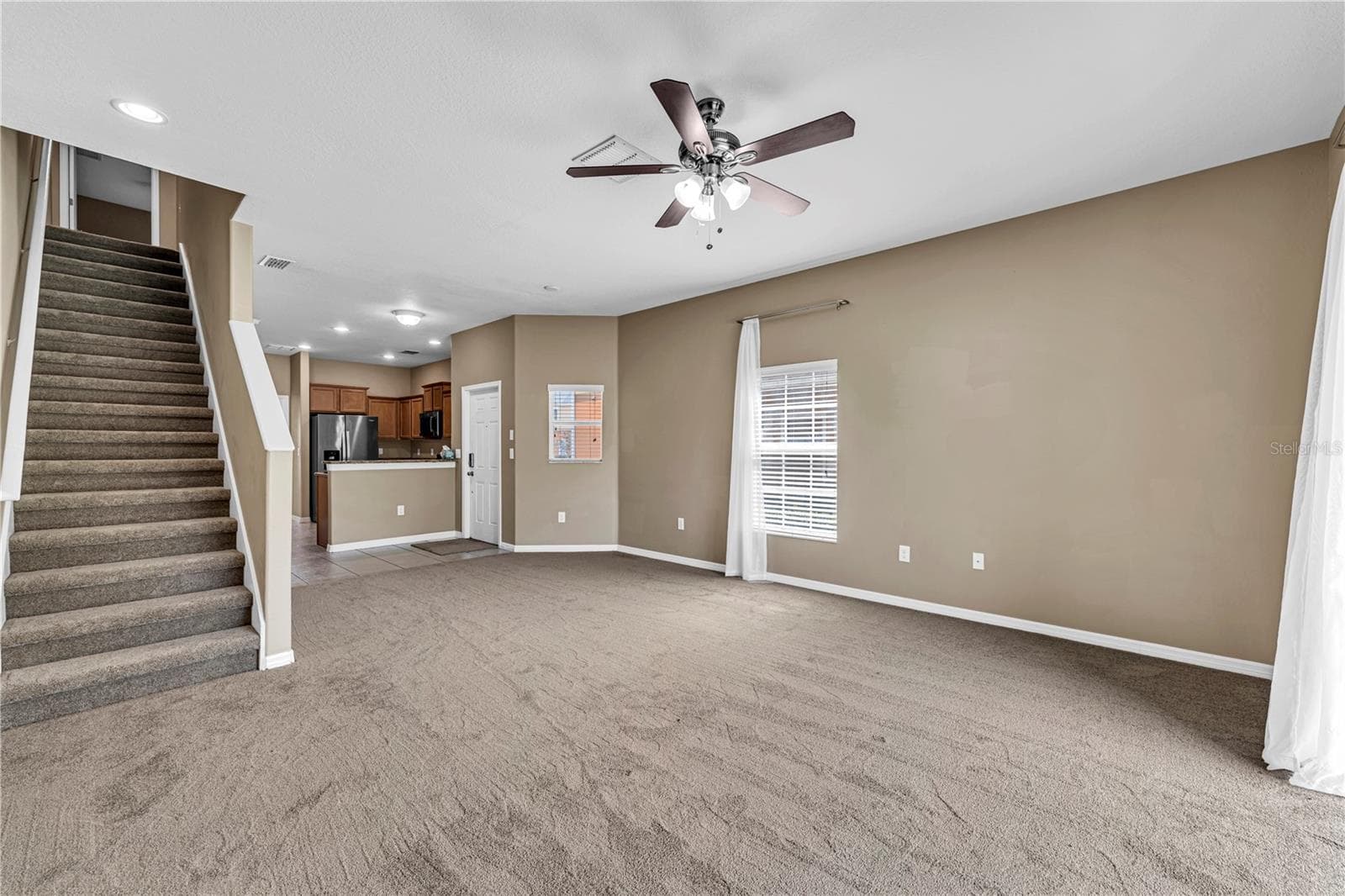 Townhouse at 4019 WINDING VINE DR, LAKELAND, photo 5 of 28