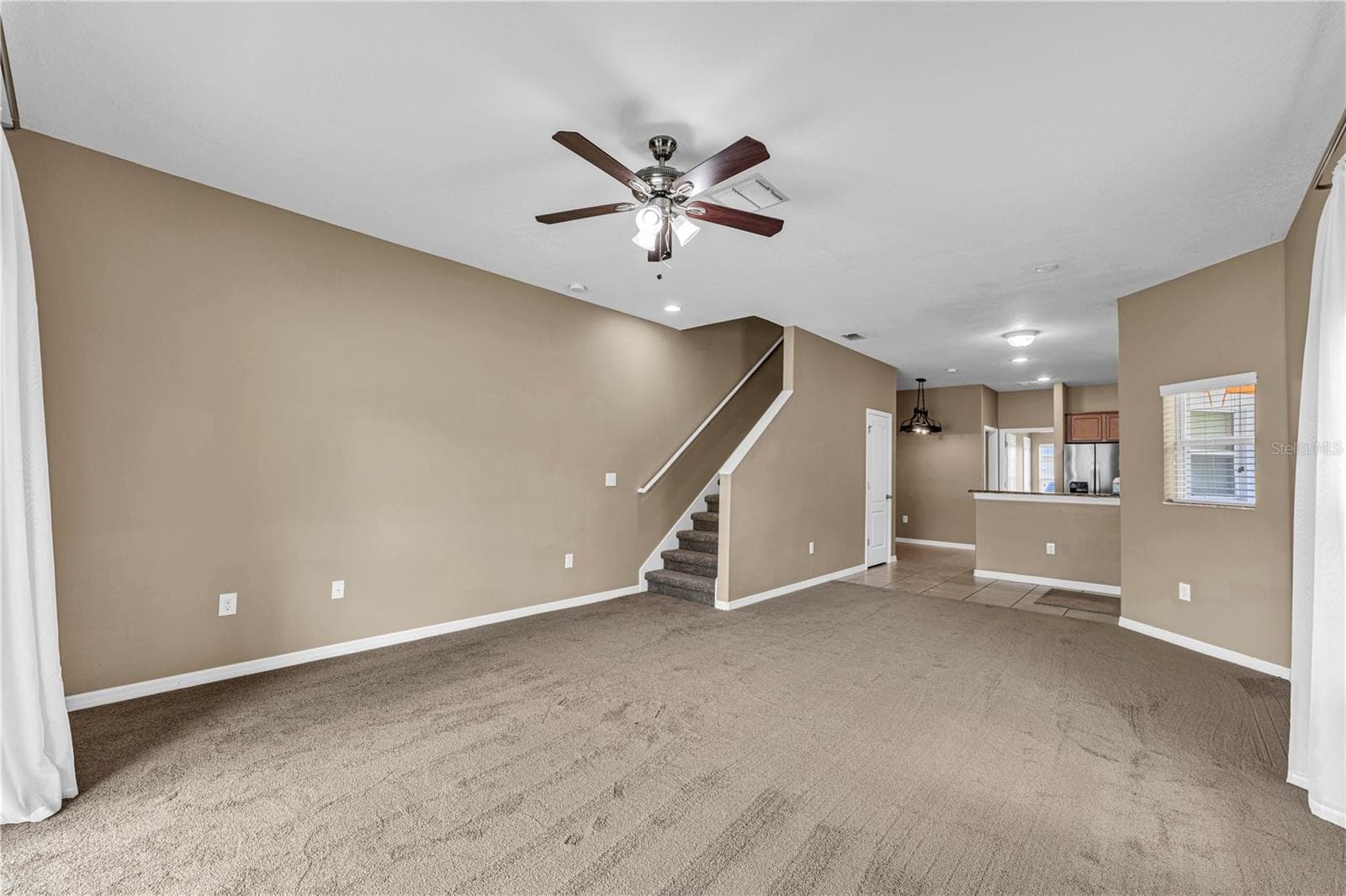 Townhouse at 4019 WINDING VINE DR, LAKELAND, photo 6 of 28