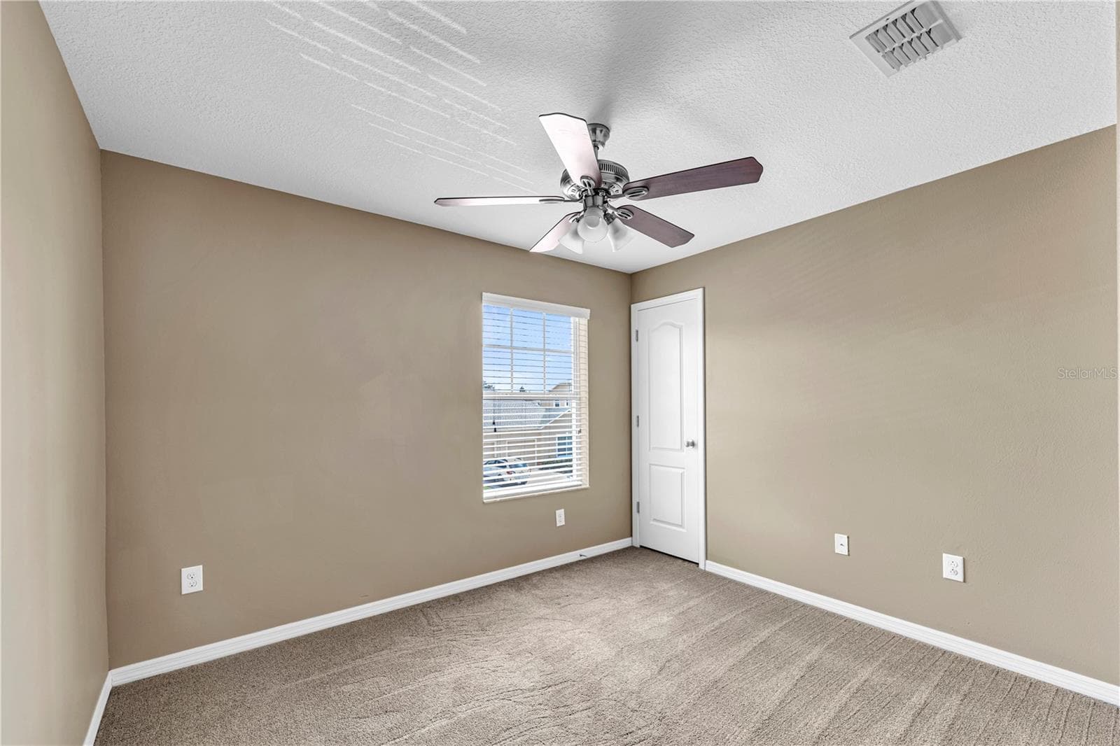 Townhouse at 4019 WINDING VINE DR, LAKELAND, photo 14 of 28