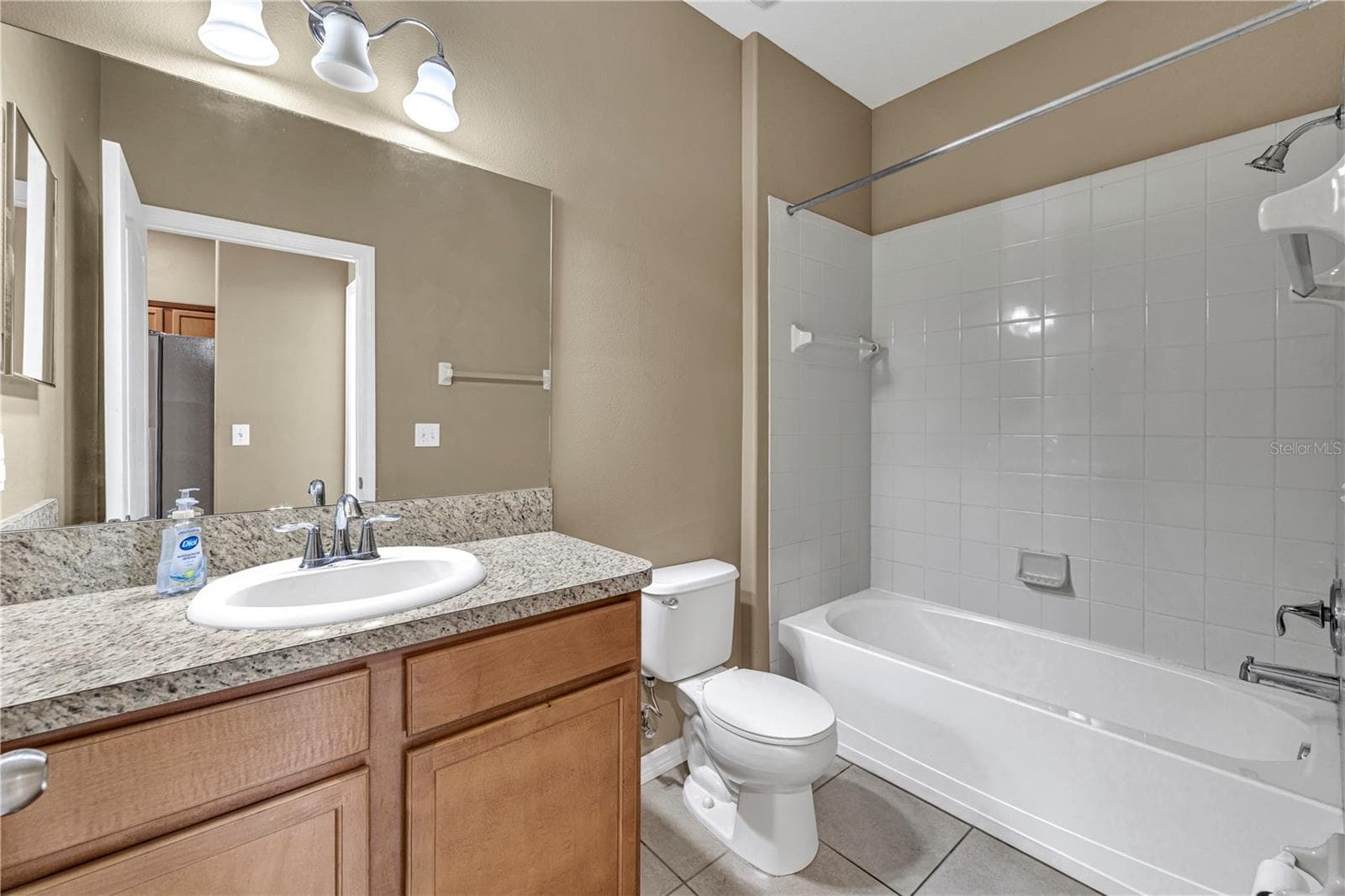Townhouse at 4019 WINDING VINE DR, LAKELAND, photo 16 of 28