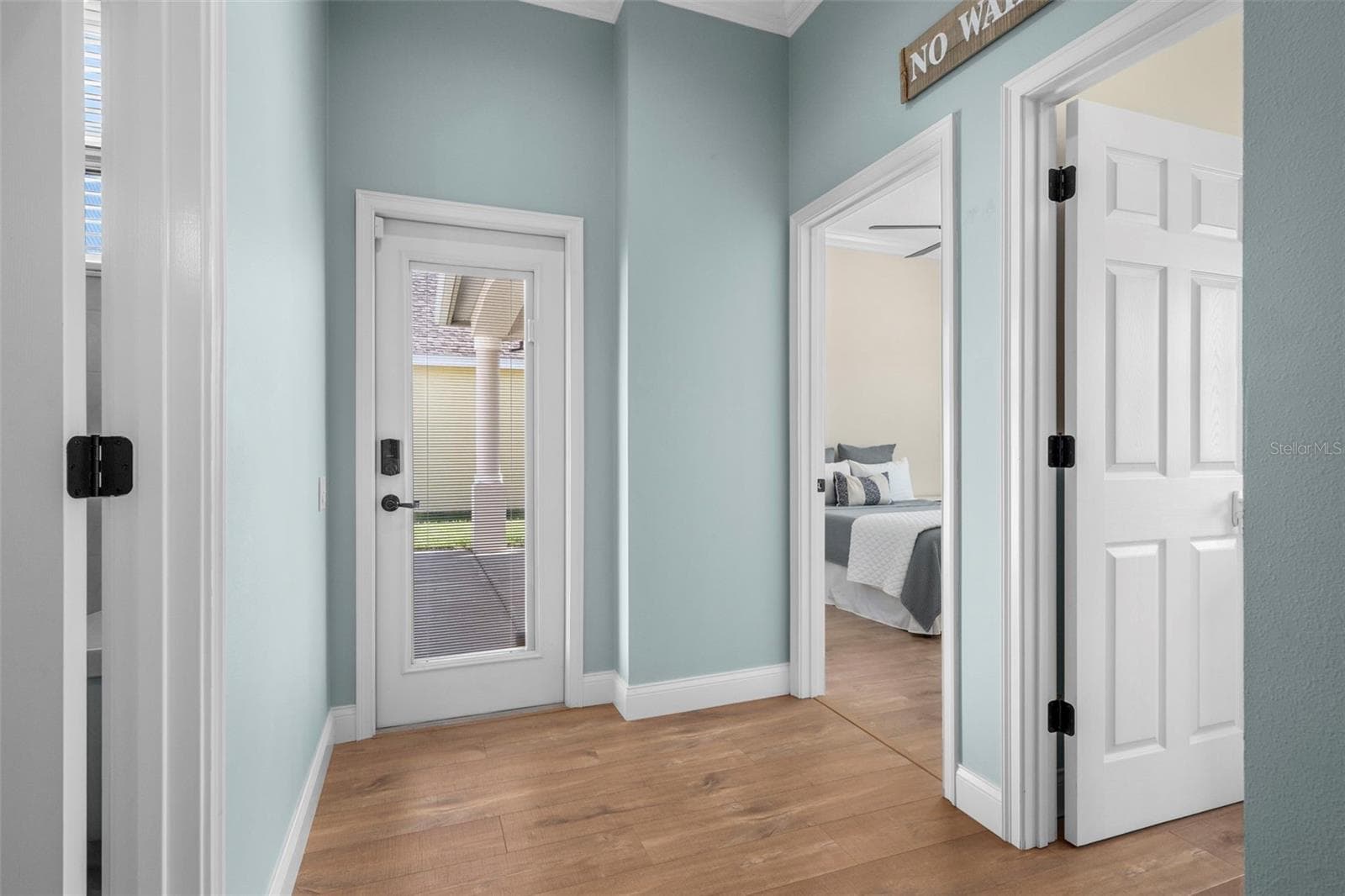 A separate guest wing offers comfortable privacy - 4739 COMPASS DR, BRADENTON