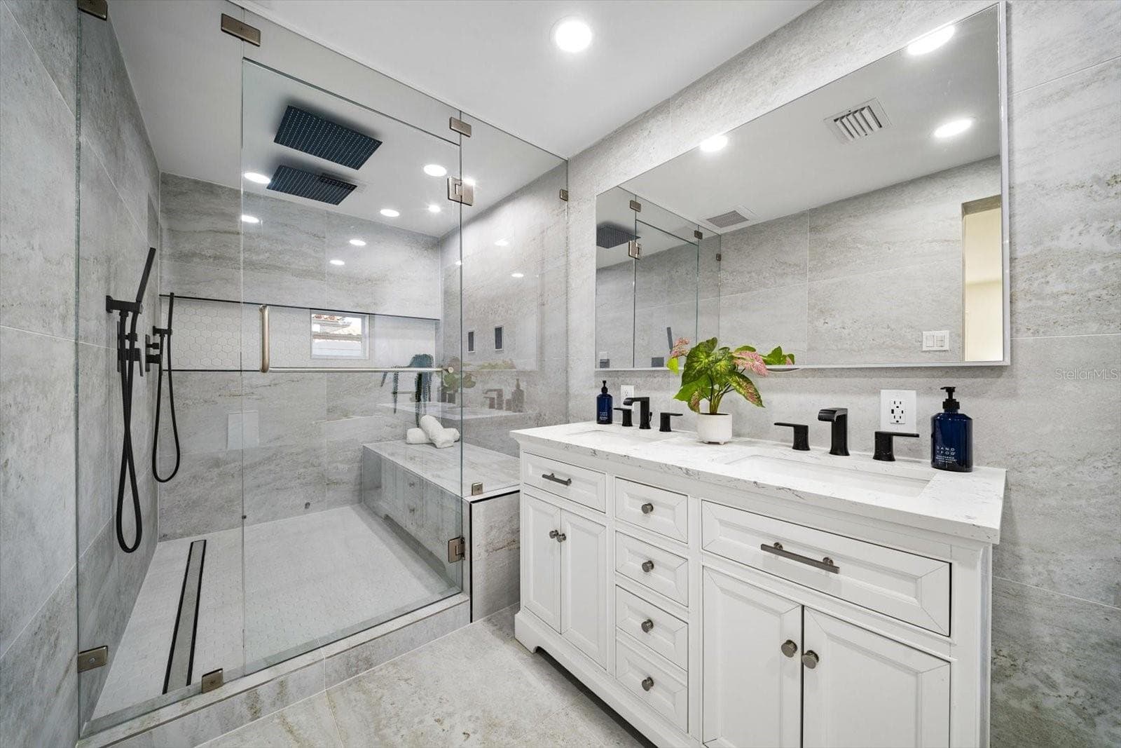 Single Family Residence at VINA-DEL-MAR SEC 3, ST PETE BEACH, photo 25 of 70