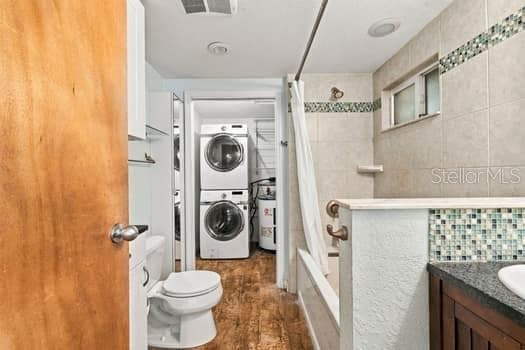 Duplex at 17 JEFF RD, LARGO, photo 10 of 54