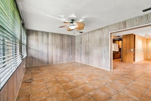 Duplex at 17 JEFF RD, LARGO, photo 28 of 54