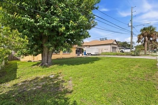 Duplex at 17 JEFF RD, LARGO, photo 46 of 54