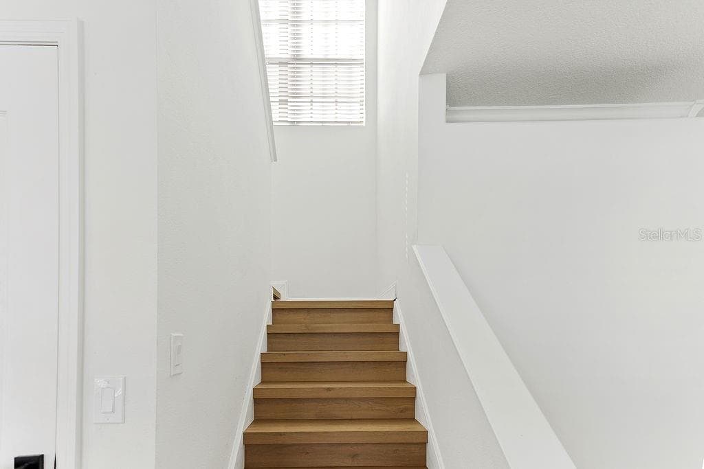 Single Family Residence at 8907 ASHFORD GABLES, TAMPA, photo 14 of 34