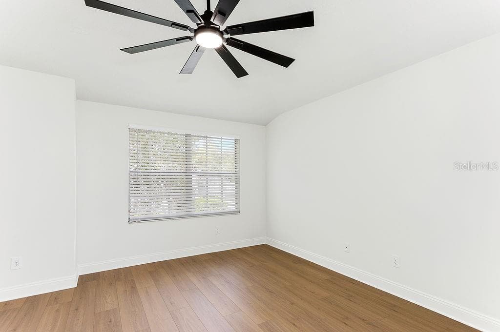 Single Family Residence at 8907 ASHFORD GABLES, TAMPA, photo 15 of 34