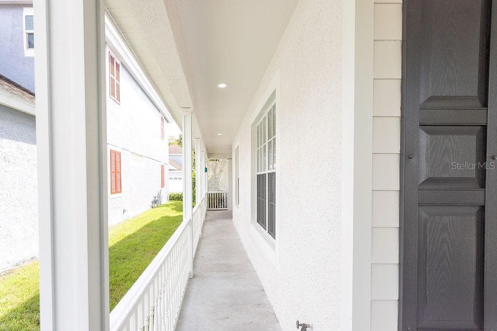 Single Family Residence at 8907 ASHFORD GABLES, TAMPA, photo 28 of 34