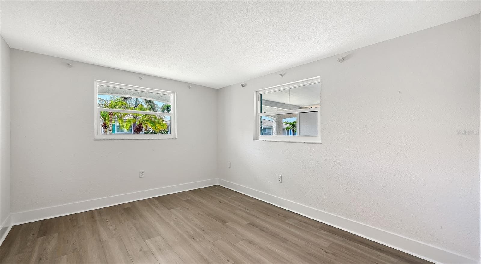 Guest bedroom (bedroom two). - 693 SPANISH DR N #24, LONGBOAT KEY