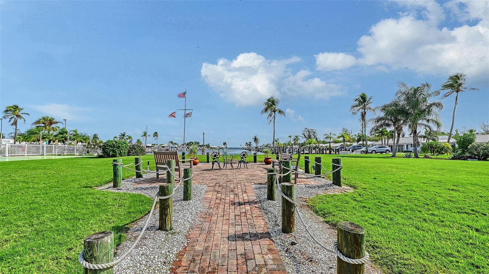 Relaxation Garden. - 693 SPANISH DR N #24, LONGBOAT KEY