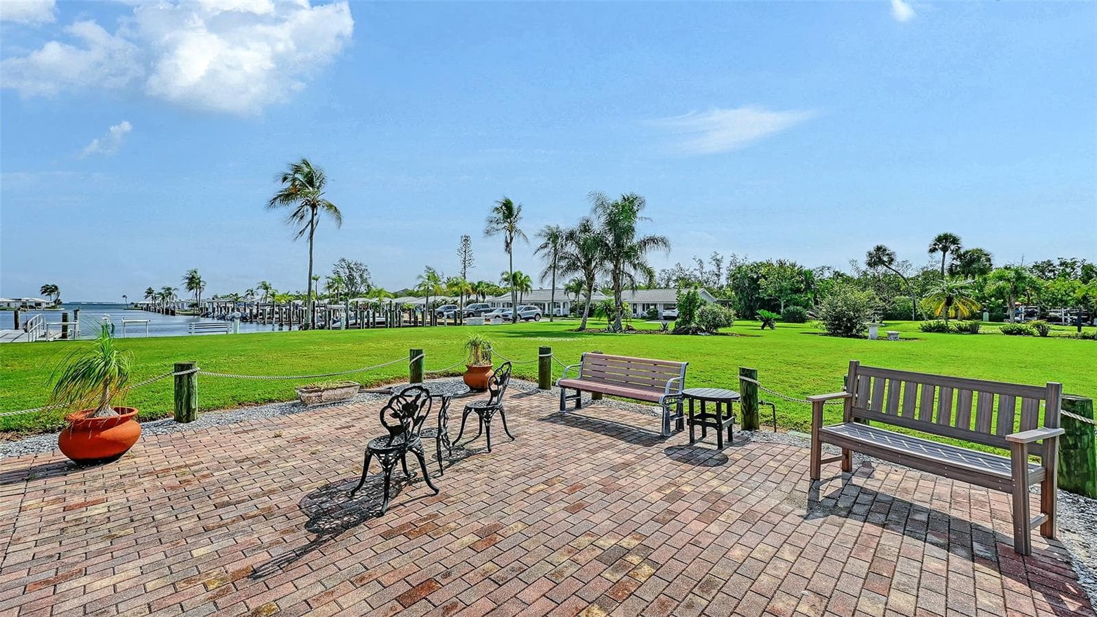 Relaxation Garden. - 693 SPANISH DR N #24, LONGBOAT KEY