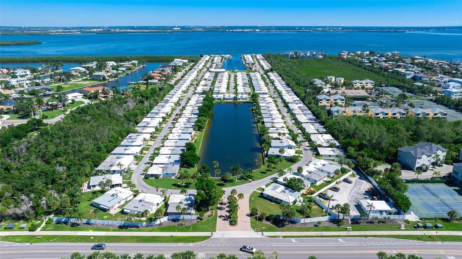 Spanish Main complex gulf to bay. - 693 SPANISH DR N #24, LONGBOAT KEY