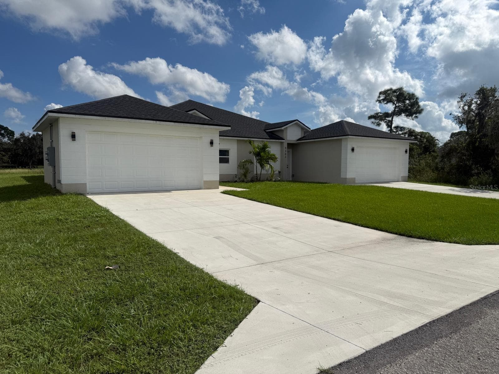 Duplex at 5301 - 5303 PEBBLE BEACH DR, SEBRING, photo 3 of 25