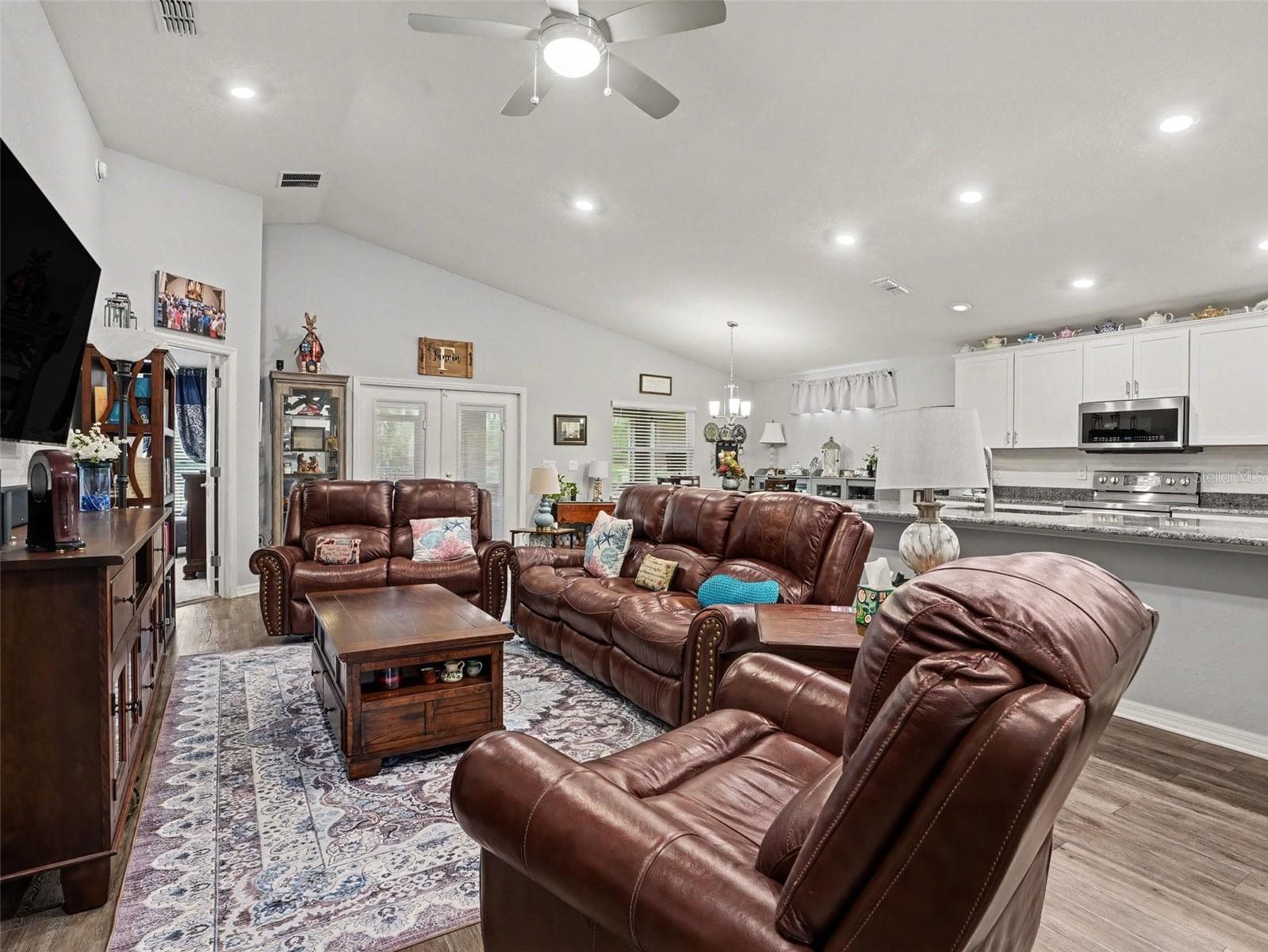Single Family Residence at 1984 HARVEST LANDING CIR, LAKELAND, photo 3 of 31