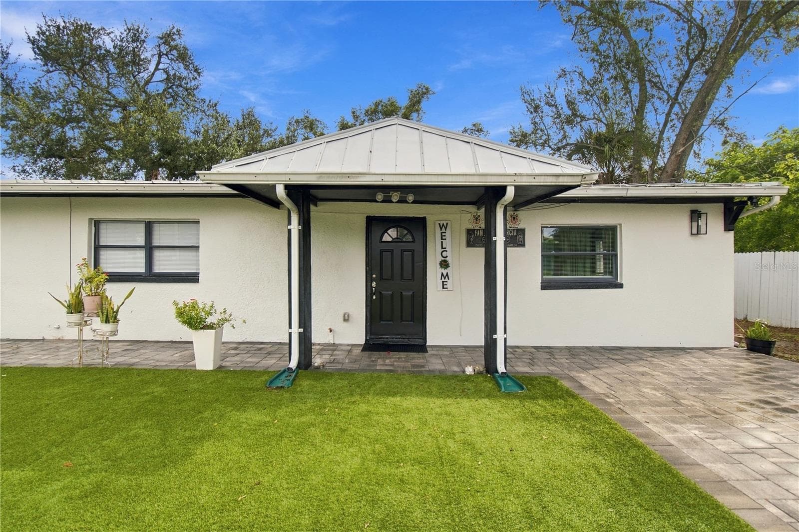 Single Family Residence at 305 LIME TREE RD, TAMPA, photo 2 of 46