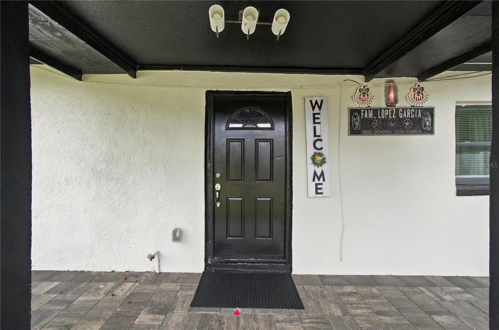 Single Family Residence at 305 LIME TREE RD, TAMPA, photo 6 of 46