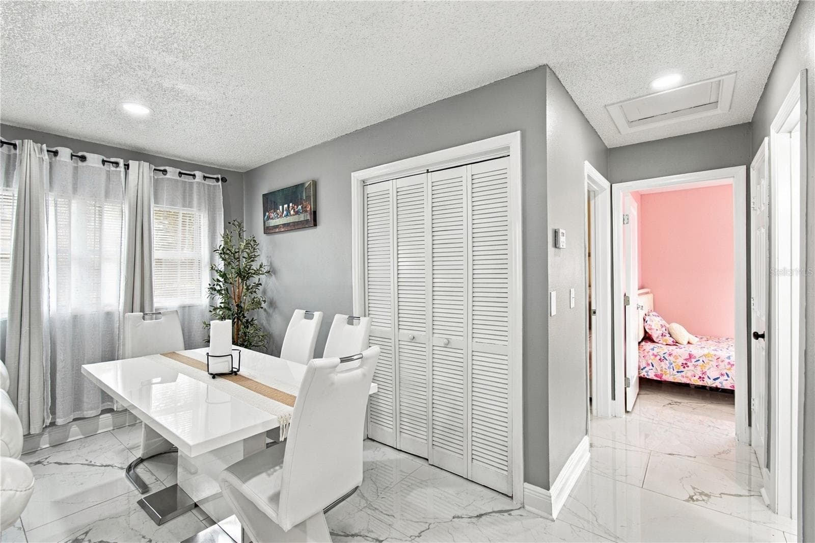 Single Family Residence at 305 LIME TREE RD, TAMPA, photo 11 of 46