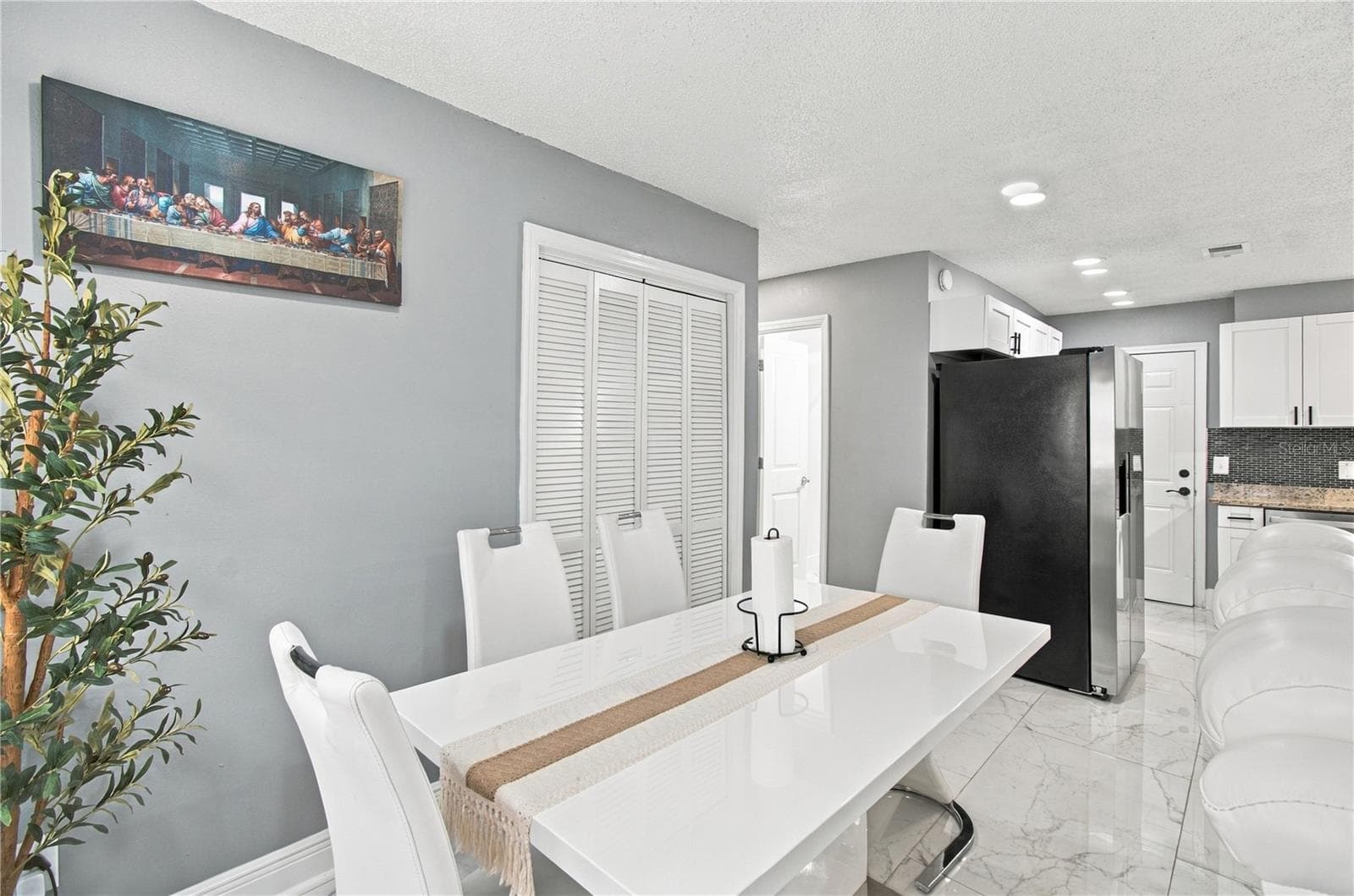 Single Family Residence at 305 LIME TREE RD, TAMPA, photo 16 of 46
