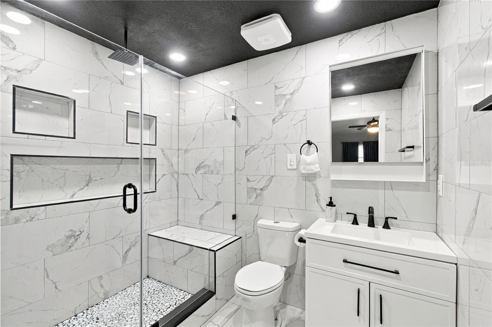 Single Family Residence at 305 LIME TREE RD, TAMPA, photo 17 of 46