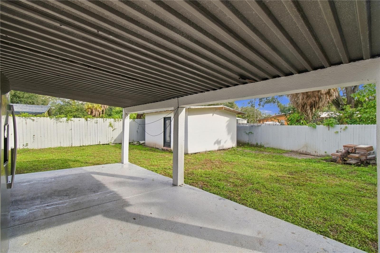 Single Family Residence at 305 LIME TREE RD, TAMPA, photo 25 of 46