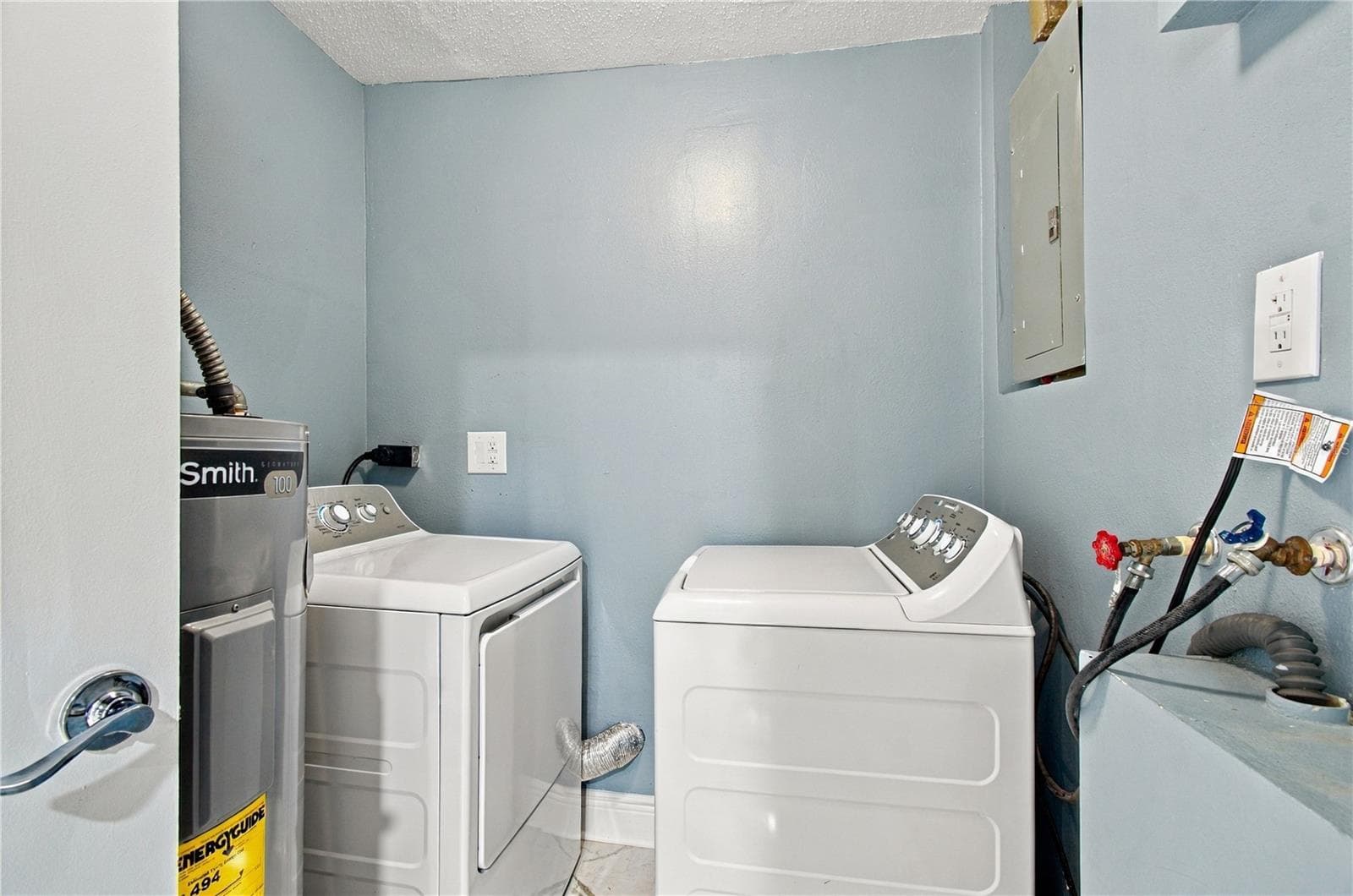 Single Family Residence at 305 LIME TREE RD, TAMPA, photo 26 of 46