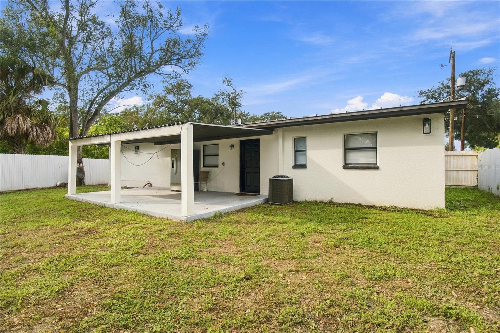 Single Family Residence at 305 LIME TREE RD, TAMPA, photo 32 of 46