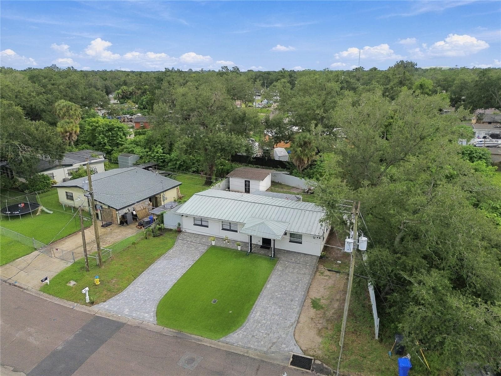 Single Family Residence at 305 LIME TREE RD, TAMPA, photo 35 of 46
