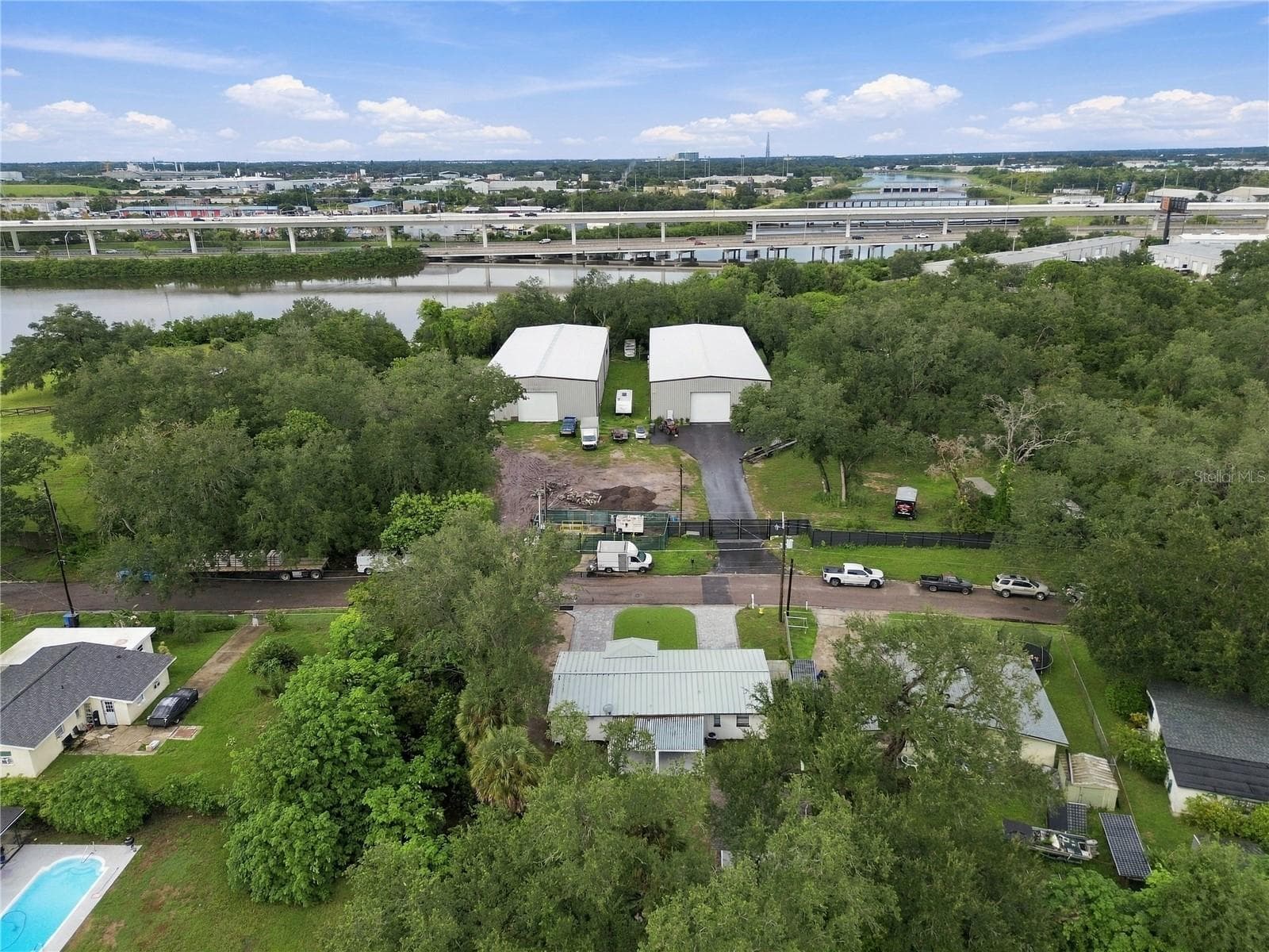 Single Family Residence at 305 LIME TREE RD, TAMPA, photo 36 of 46