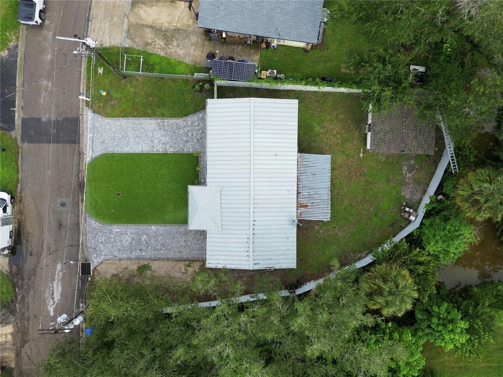 Single Family Residence at 305 LIME TREE RD, TAMPA, photo 38 of 46