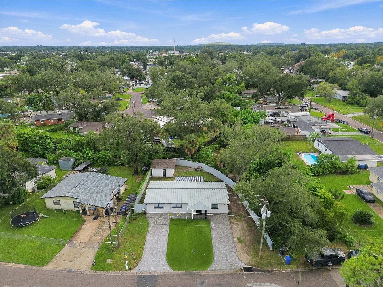 Single Family Residence at 305 LIME TREE RD, TAMPA, photo 42 of 46
