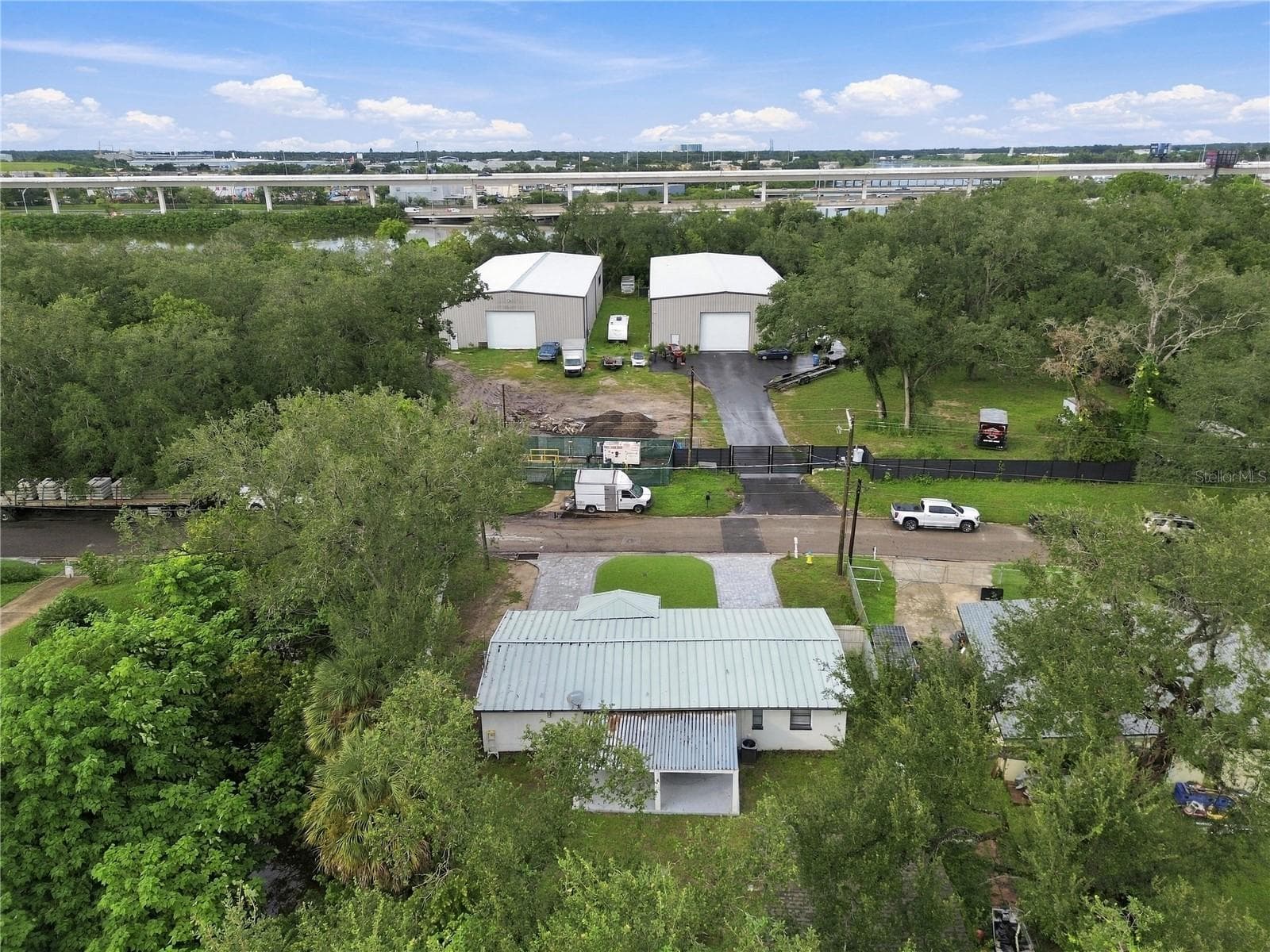 Single Family Residence at 305 LIME TREE RD, TAMPA, photo 45 of 46