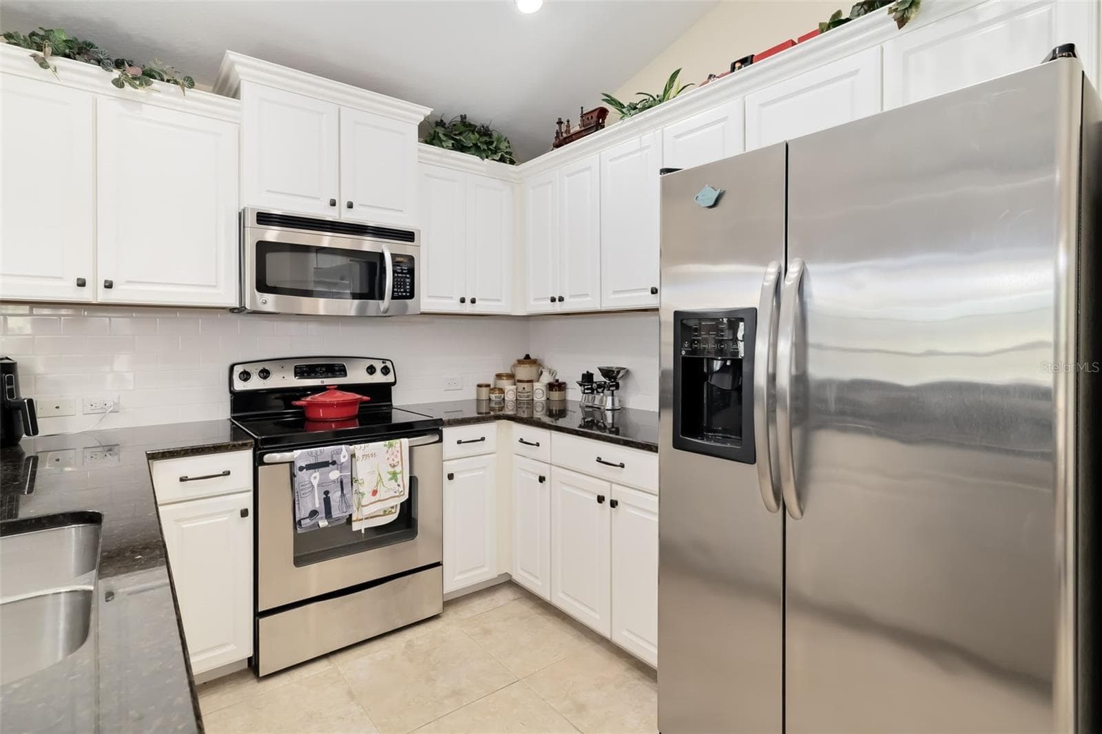 Single Family Residence at 6417 PINE BREEZE RUN, SARASOTA, photo 13 of 58